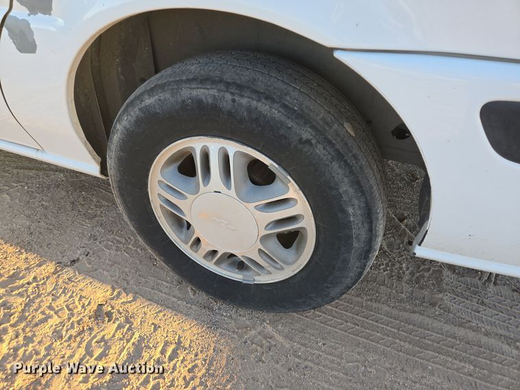 image for item EJ3049 2002 Chevrolet  Venture van