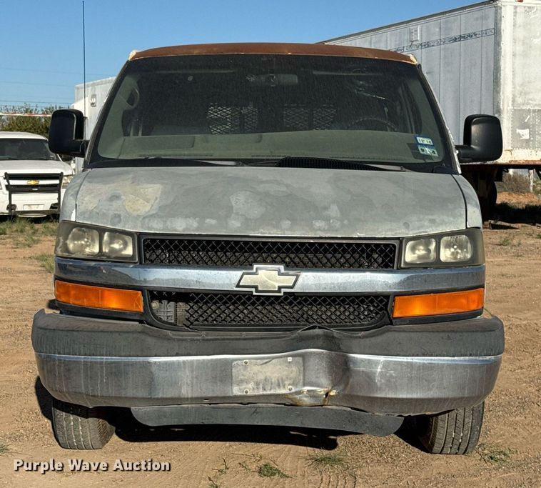 image for item EJ3052 2007 Chevrolet  Express 3500 van
