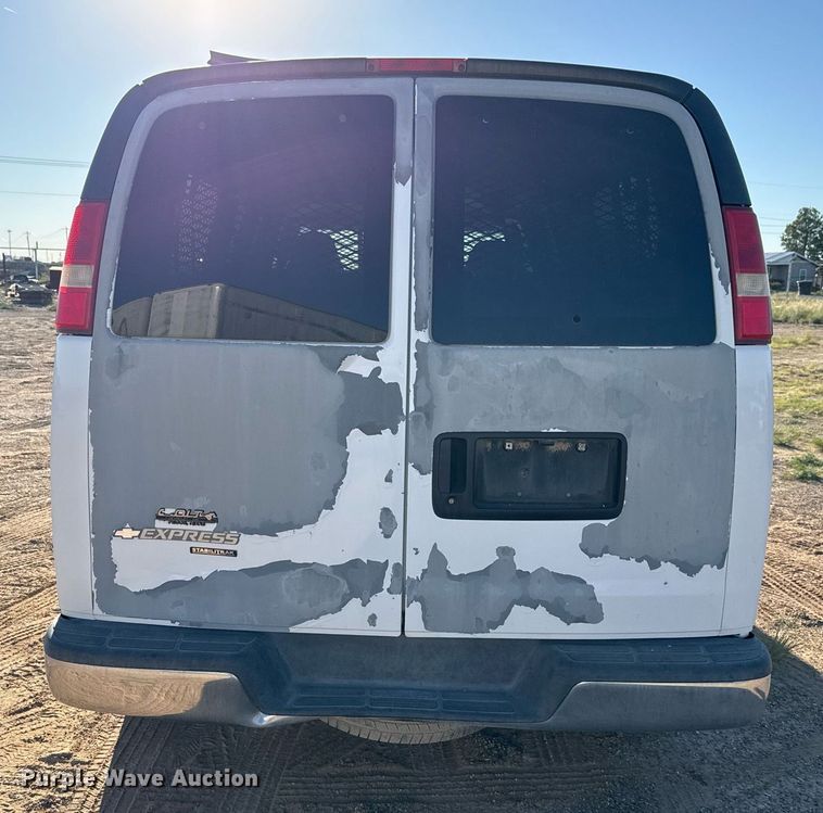 image for item EJ3052 2007 Chevrolet  Express 3500 van