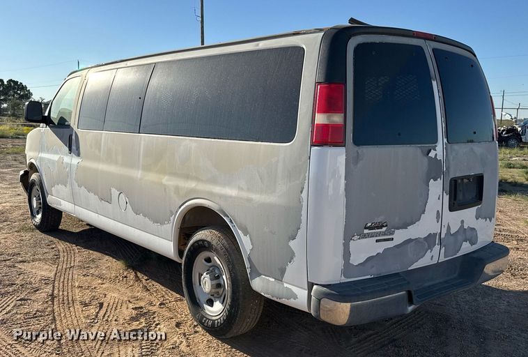image for item EJ3052 2007 Chevrolet  Express 3500 van