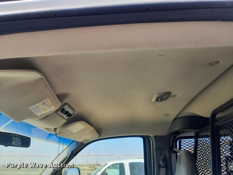 image for item EJ3052 2007 Chevrolet  Express 3500 van