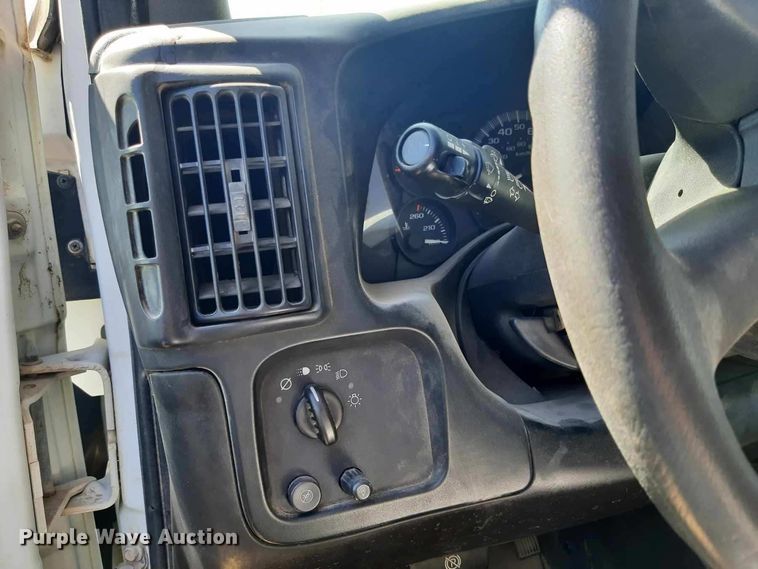 image for item EJ3052 2007 Chevrolet  Express 3500 van