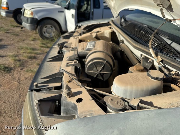 image for item EJ3052 2007 Chevrolet  Express 3500 van