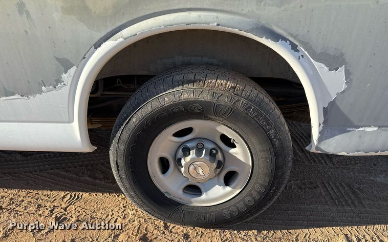 image for item EJ3052 2007 Chevrolet  Express 3500 van