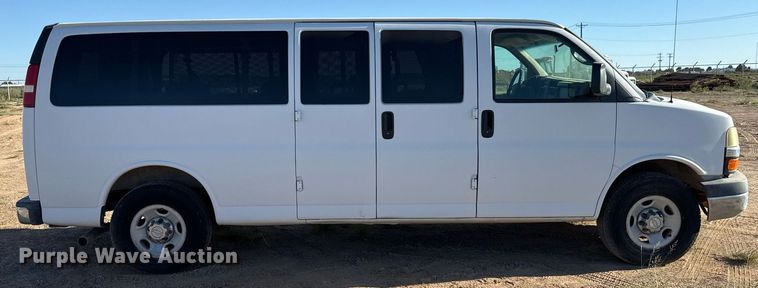 image for item EJ3053 2007 Chevrolet  Express 3500 van