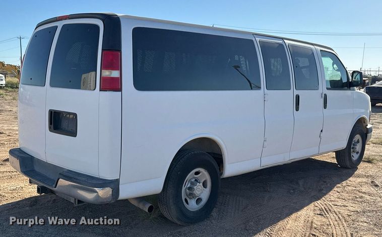 image for item EJ3053 2007 Chevrolet  Express 3500 van