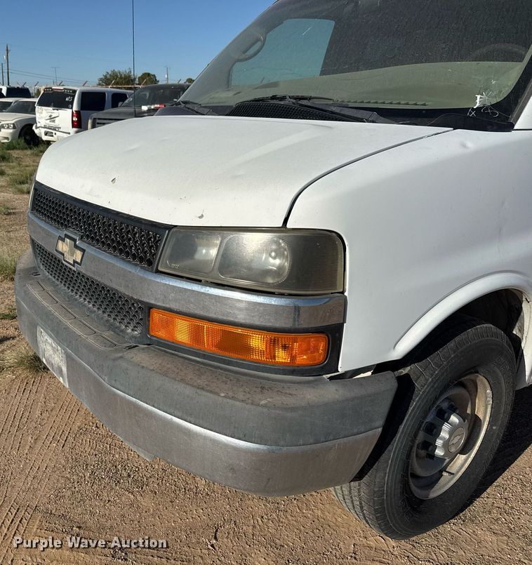 image for item EJ3053 2007 Chevrolet  Express 3500 van