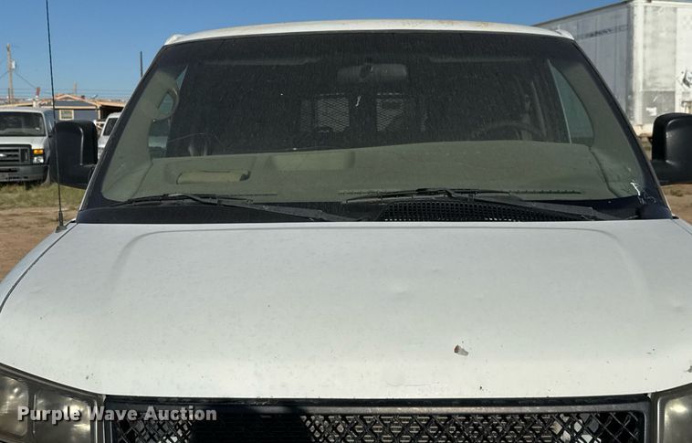 image for item EJ3053 2007 Chevrolet  Express 3500 van