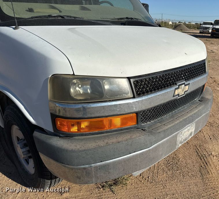 image for item EJ3053 2007 Chevrolet  Express 3500 van