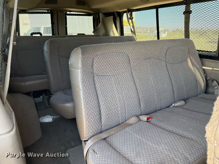 image for item EJ3053 2007 Chevrolet  Express 3500 van