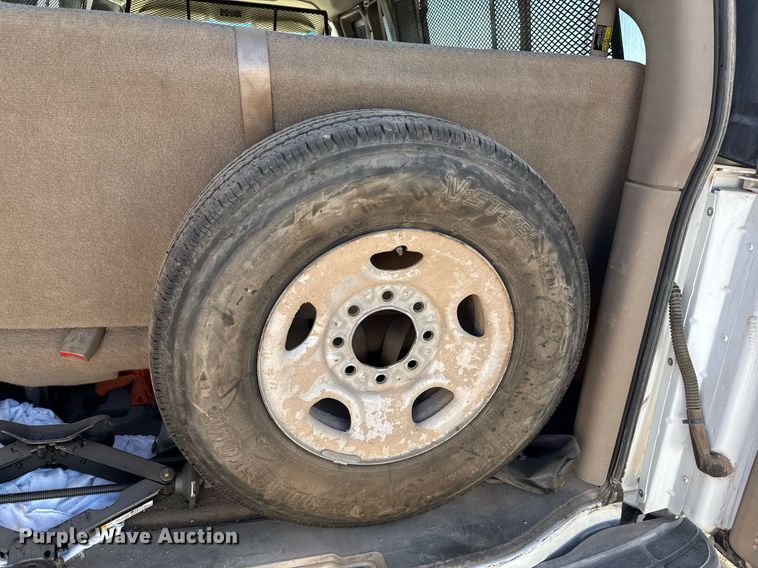 image for item EJ3053 2007 Chevrolet  Express 3500 van