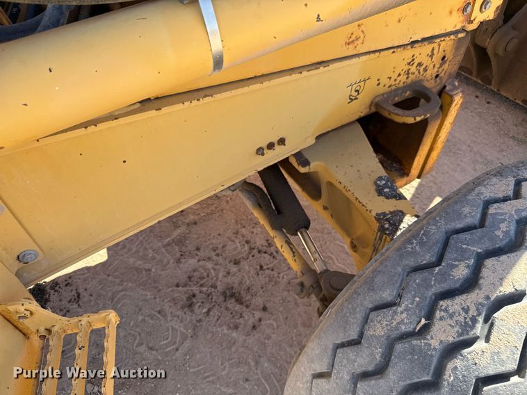 image for item EJ3057 1998 John Deere  310SE backhoe