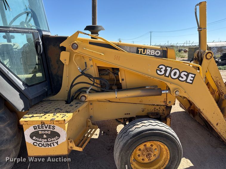 image for item EJ3057 1998 John Deere  310SE backhoe