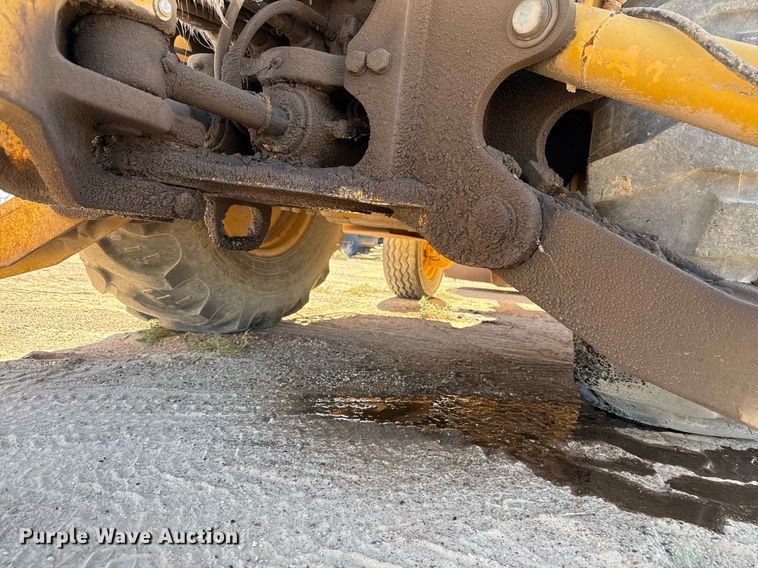 image for item EJ3057 1998 John Deere  310SE backhoe