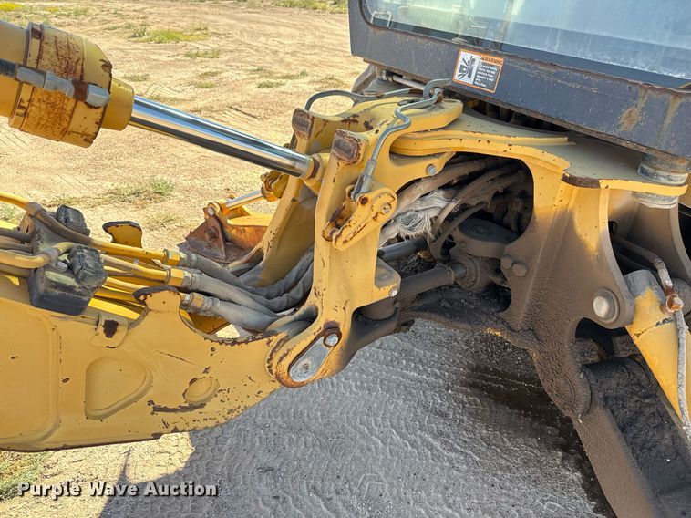 image for item EJ3057 1998 John Deere  310SE backhoe