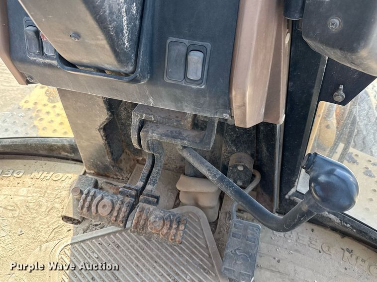 image for item EJ3057 1998 John Deere  310SE backhoe