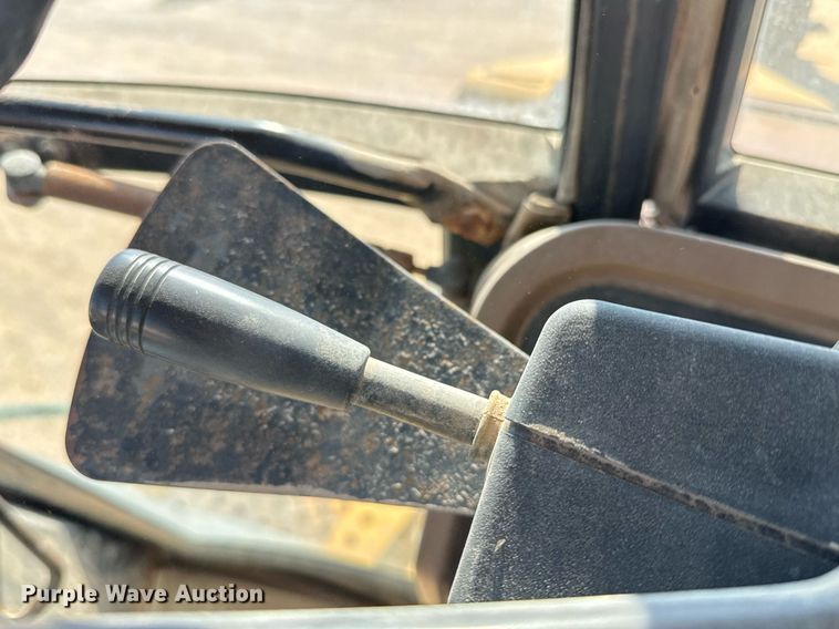 image for item EJ3057 1998 John Deere  310SE backhoe