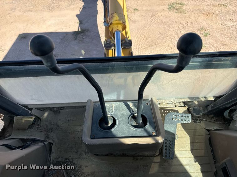 image for item EJ3057 1998 John Deere  310SE backhoe