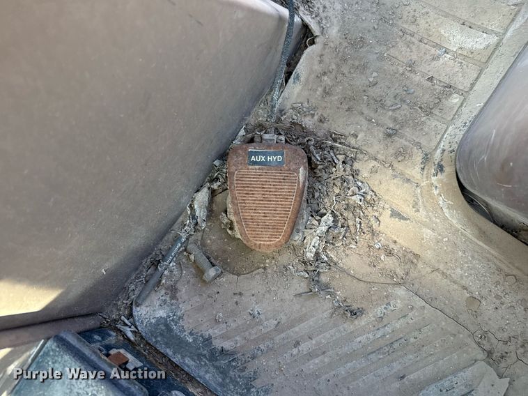 image for item EJ3057 1998 John Deere  310SE backhoe