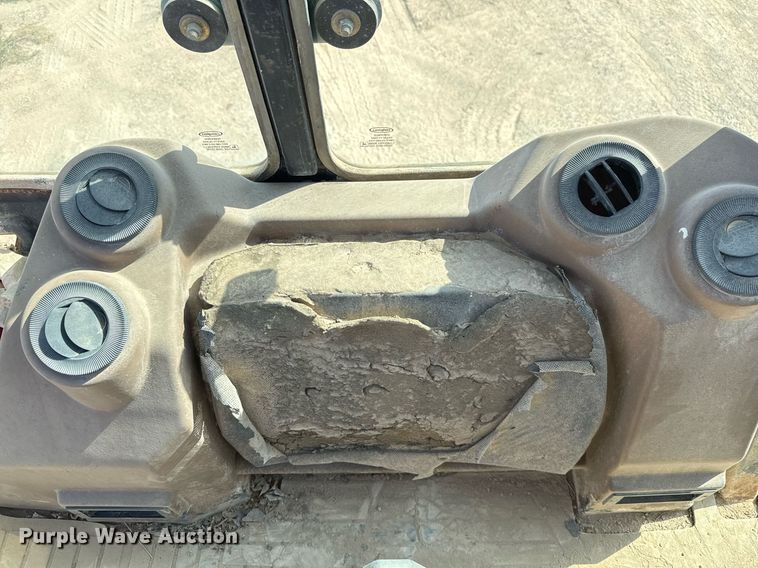 image for item EJ3057 1998 John Deere  310SE backhoe