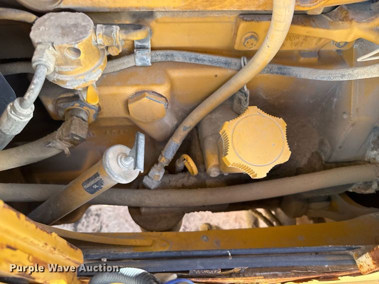 image for item EJ3057 1998 John Deere  310SE backhoe