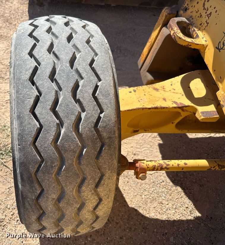 image for item EJ3057 1998 John Deere  310SE backhoe