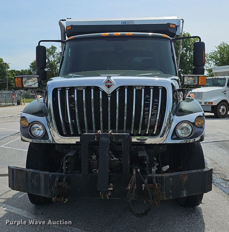 image for item EJ5583 2011 International  7400 dump truck