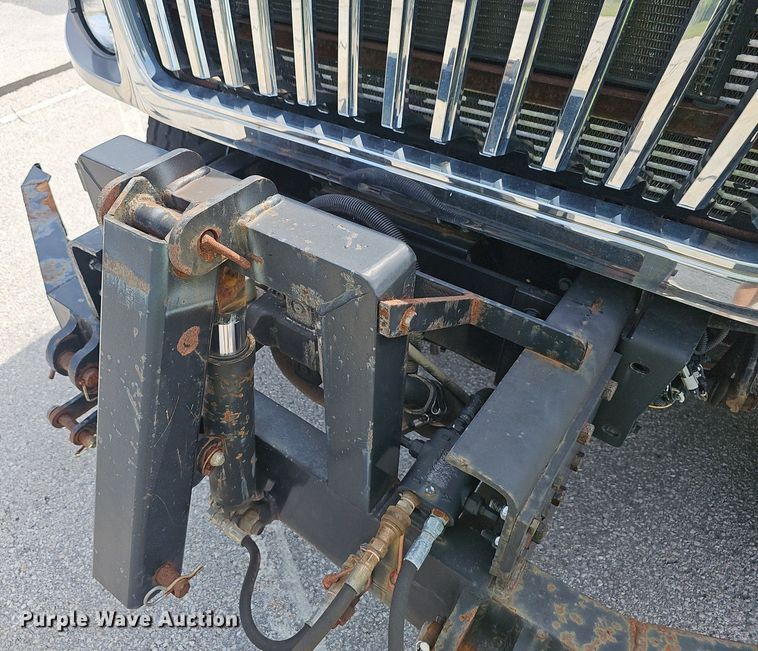 image for item EJ5583 2011 International  7400 dump truck