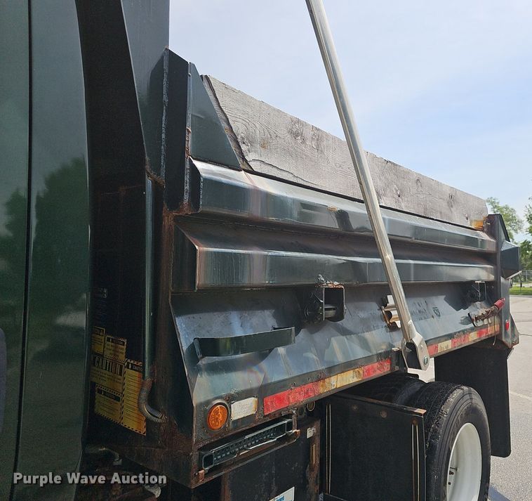 image for item EJ5583 2011 International  7400 dump truck