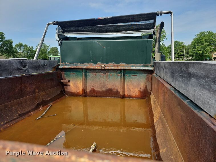 image for item EJ5583 2011 International  7400 dump truck