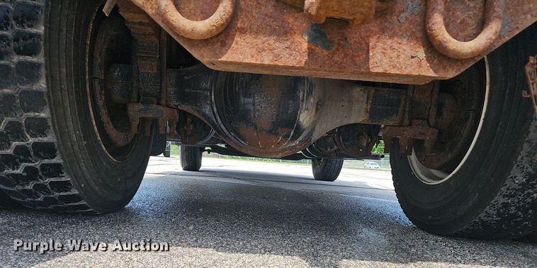 image for item EJ5583 2011 International  7400 dump truck