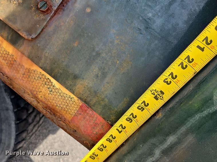 image for item EJ5583 2011 International  7400 dump truck