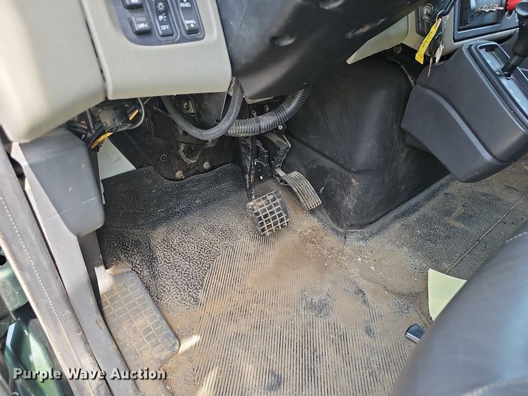 image for item EJ5583 2011 International  7400 dump truck