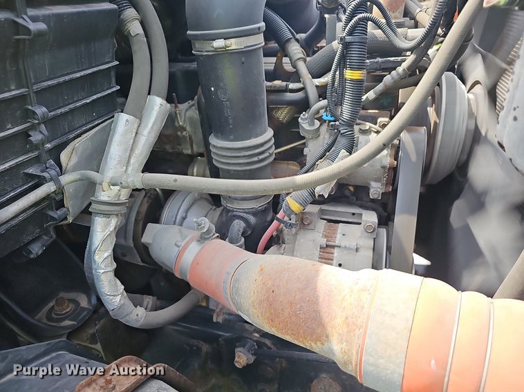 image for item EJ5583 2011 International  7400 dump truck