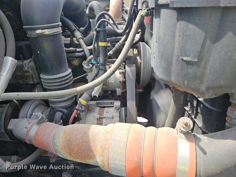 image for item EJ5583 2011 International  7400 dump truck