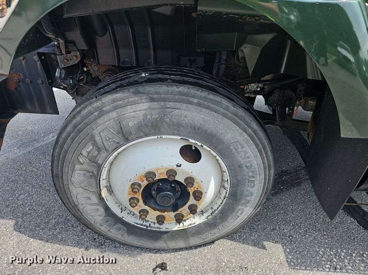 image for item EJ5583 2011 International  7400 dump truck