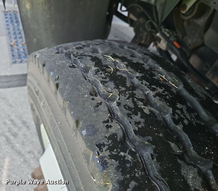 image for item EJ5583 2011 International  7400 dump truck