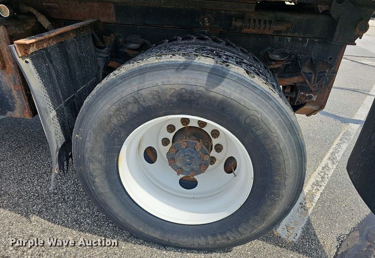 image for item EJ5583 2011 International  7400 dump truck