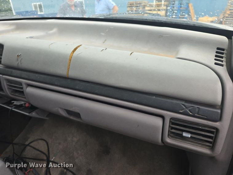 image for item EK2194 1997 Ford F450 Super Duty  box truck