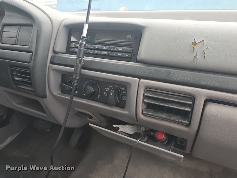 image for item EK2194 1997 Ford F450 Super Duty  box truck