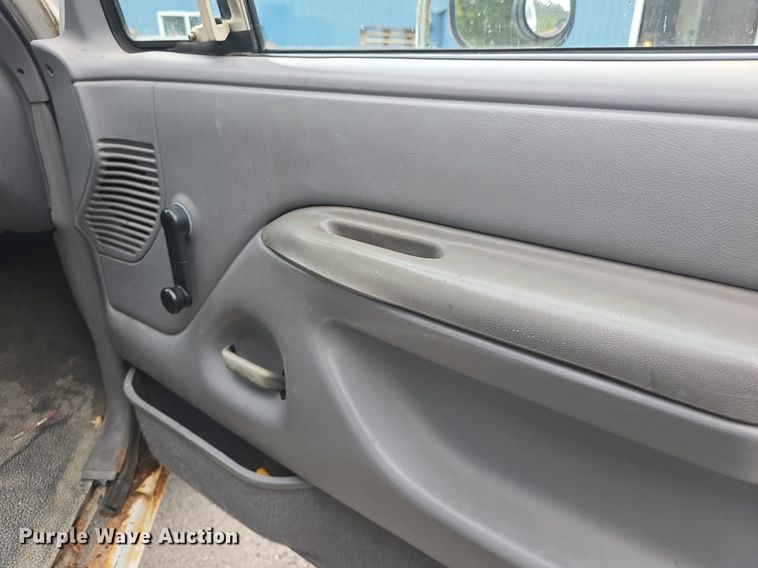 image for item EK2194 1997 Ford F450 Super Duty  box truck