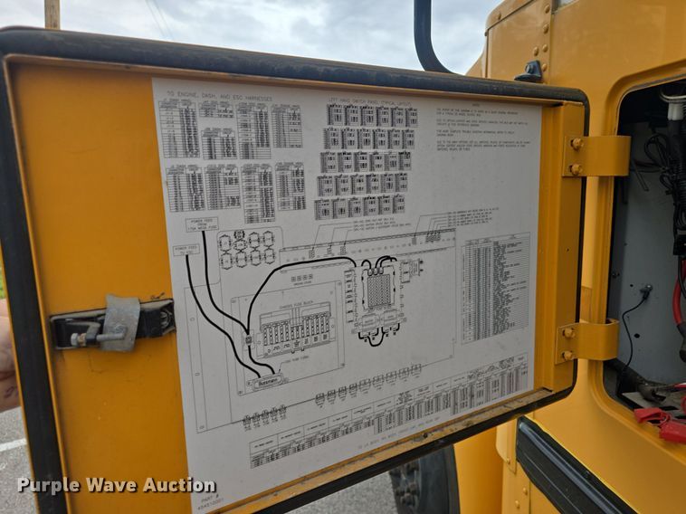 image for item EK2199 2013 IC PB10500 school bus