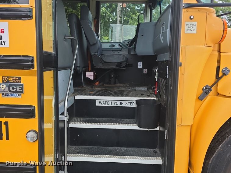 image for item EK2199 2013 IC PB10500 school bus