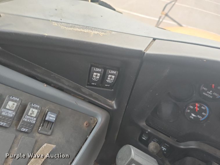 image for item EK2199 2013 IC PB10500 school bus