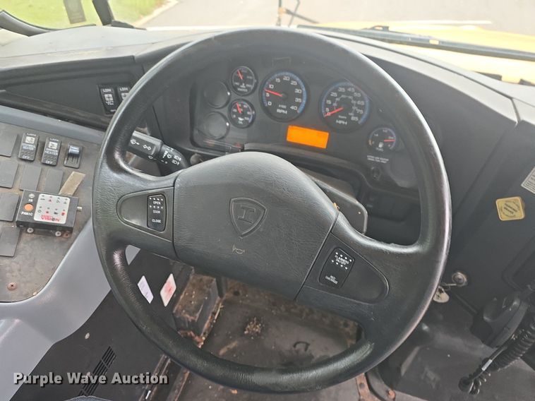 image for item EK2199 2013 IC PB10500 school bus