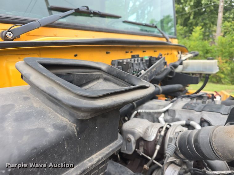 image for item EK2199 2013 IC PB10500 school bus