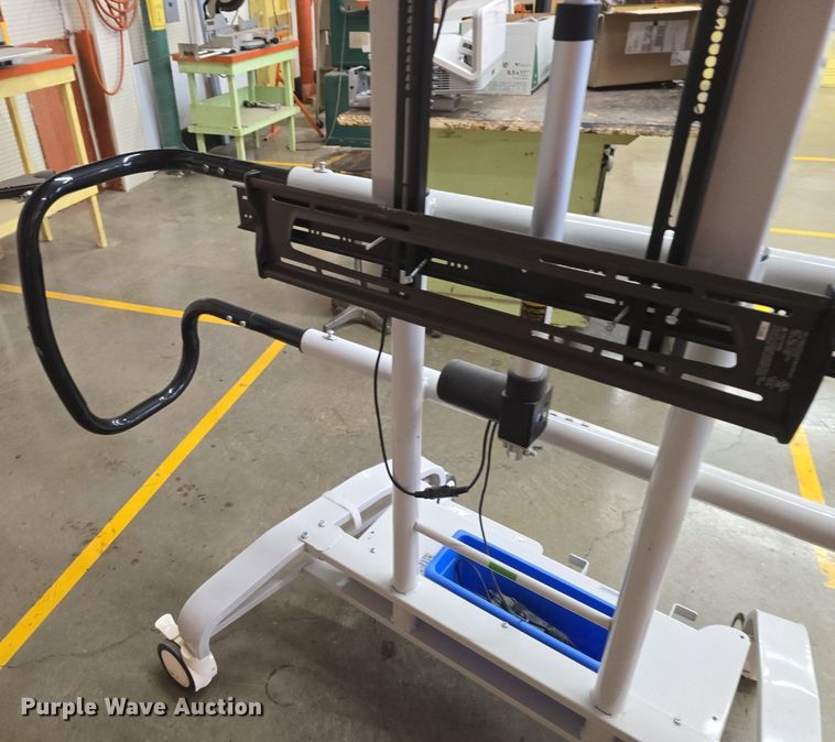 image for item EK2230 Smartboard Office equipment