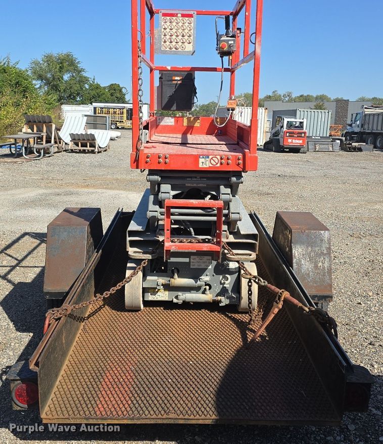 image for item EK2260 2000 Skyjack  SJ111 3219 scissor lift