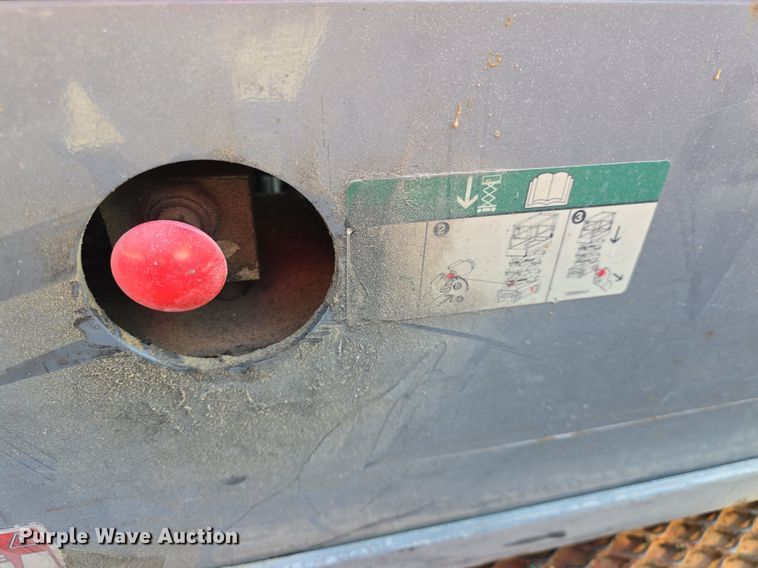 image for item EK2260 2000 Skyjack  SJ111 3219 scissor lift