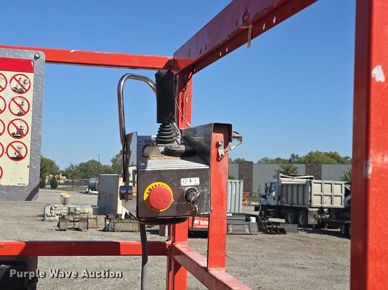 image for item EK2260 2000 Skyjack  SJ111 3219 scissor lift